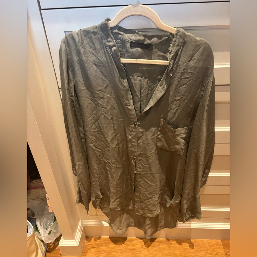 KES shirt size medium